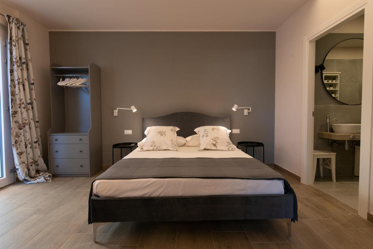 Tenuta Tre Gemme A Mare - Grey * Pescara